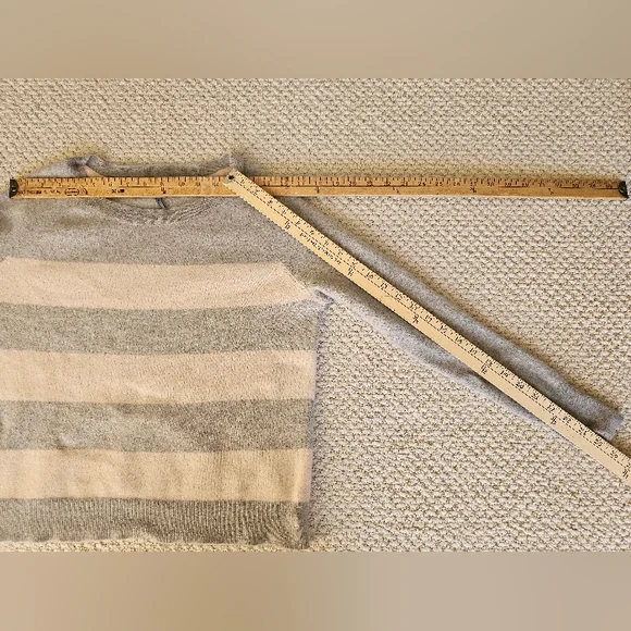 100% Cashmere Gray Cream Striped Sweater Apt. 9 - Picture 5 of 8